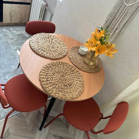 Terracotta Appartement Krementsjoek Buitenkant foto